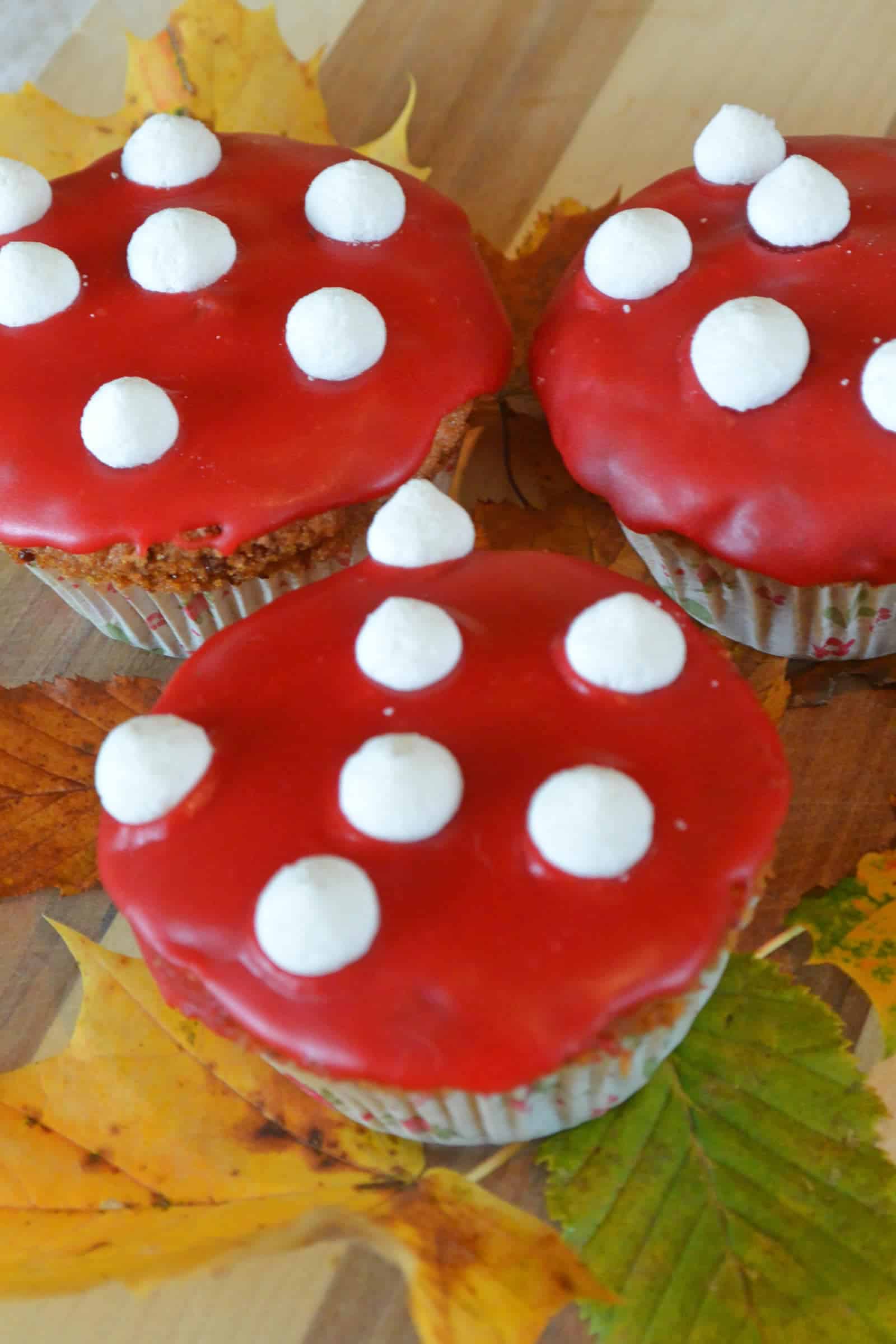Essbare rote Fliegenpilz-Muffins
