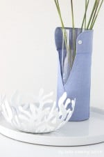 Was man aus einem Hemdärmel schönes machen kann… Upcycling-Vase…
