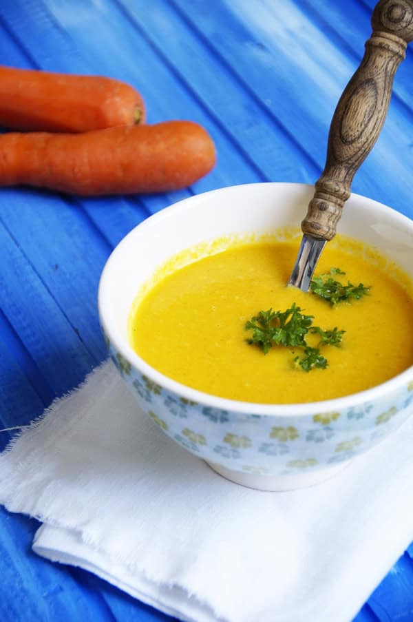 Vegane Möhren-Ingwer-Suppe mit Kokosmilch