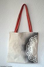 DIY: Stoffbeutel mit Tortenspitze!