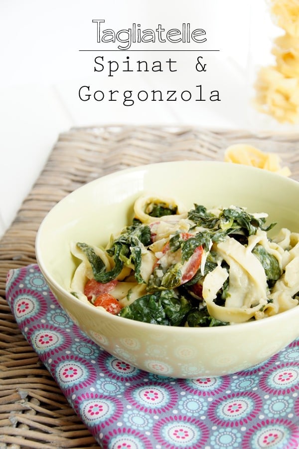 Tagliatelle mit Gorgonzola und Spinat