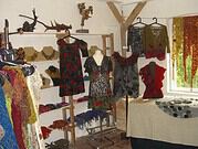 Mit Wolle malen, oder wie näht man Strickgarne zu Kleidern….