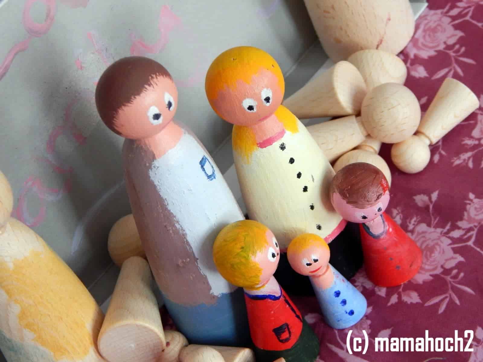 Puppenhausfiguren aus Holz – Kegelköpfchen
