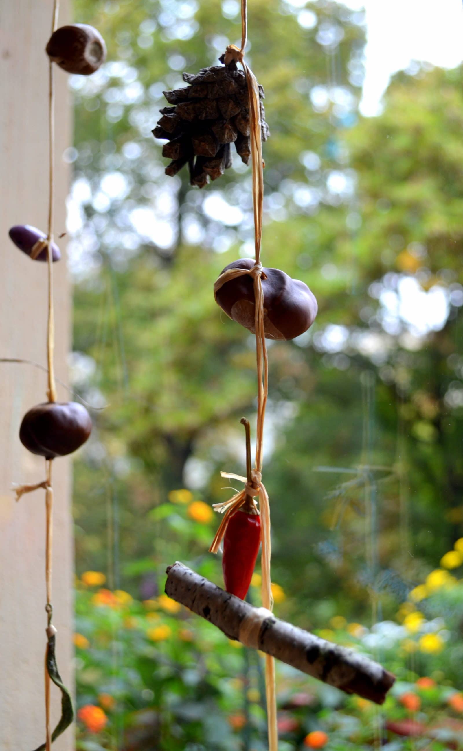 Fensterketten aus Naturschätzen