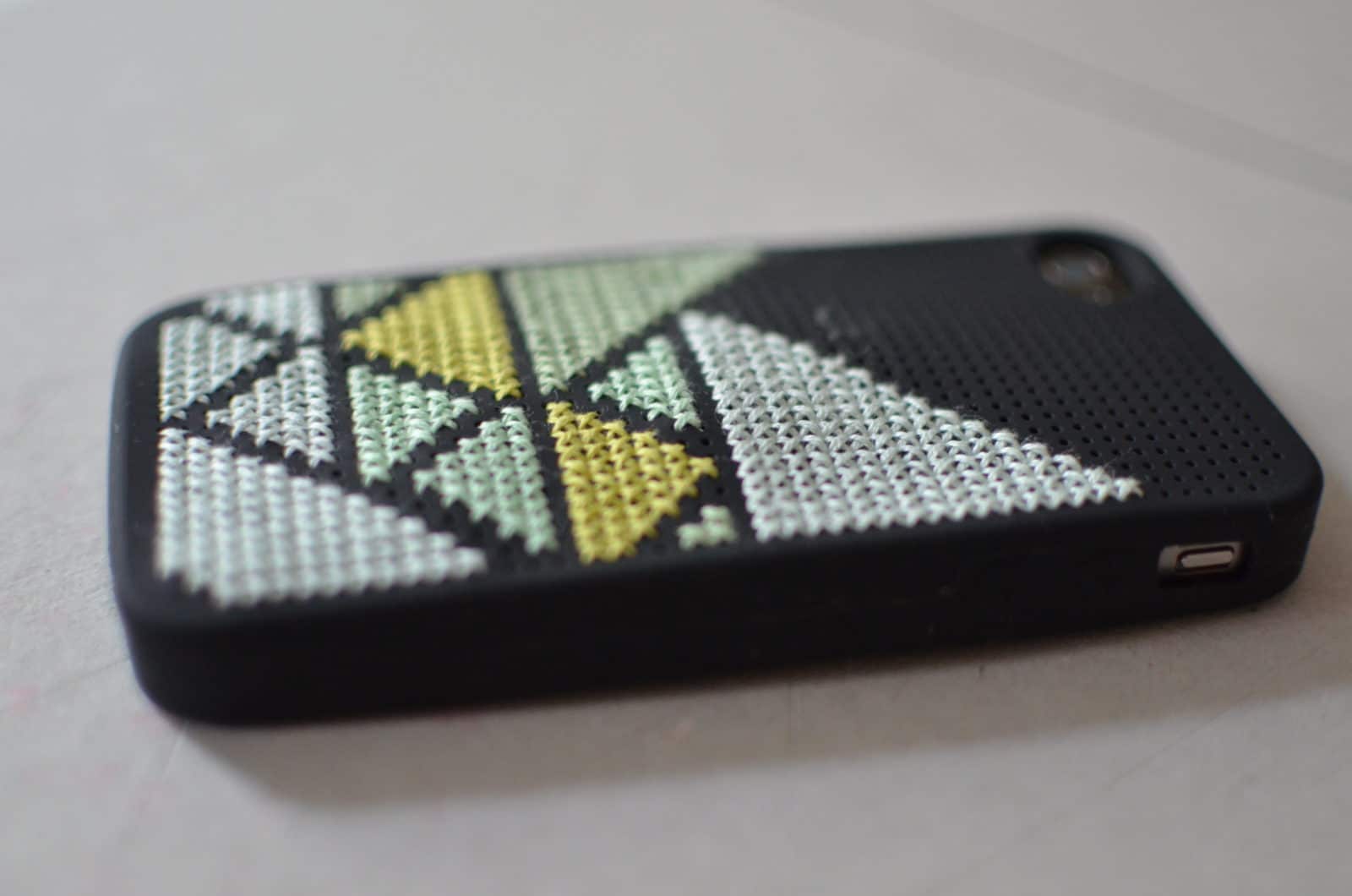 iPhone Cover selbst besticken