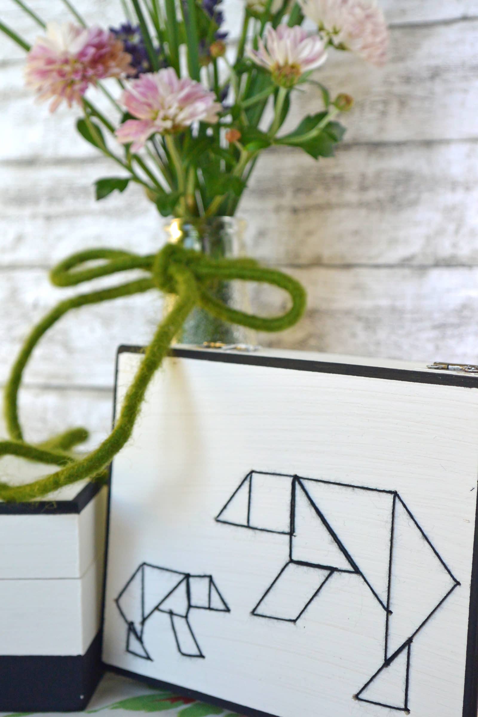 Fuchs, Bär, Hase-Tangram-Boxen im Stylischen Schwarz-Weiß-Look