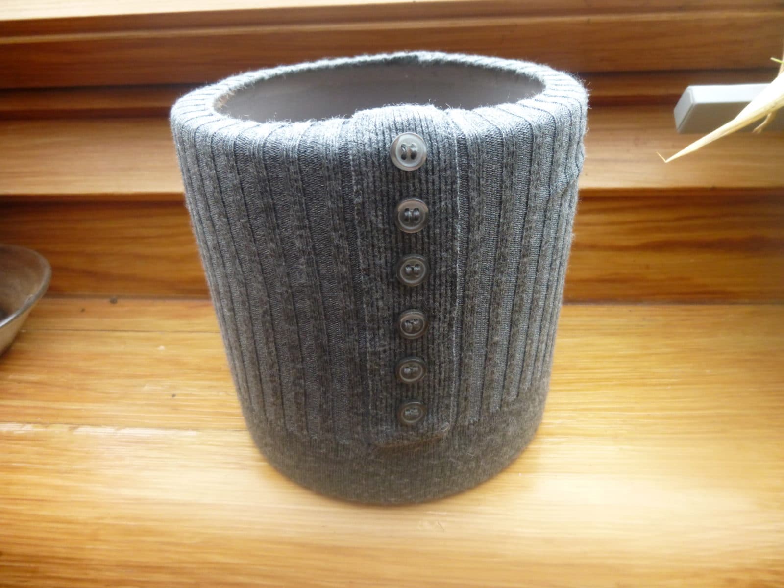 Blumentopfüberzug aus altem Pullover nähen