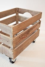 Küchenstopp #4: Weinkiste auf Rollen
