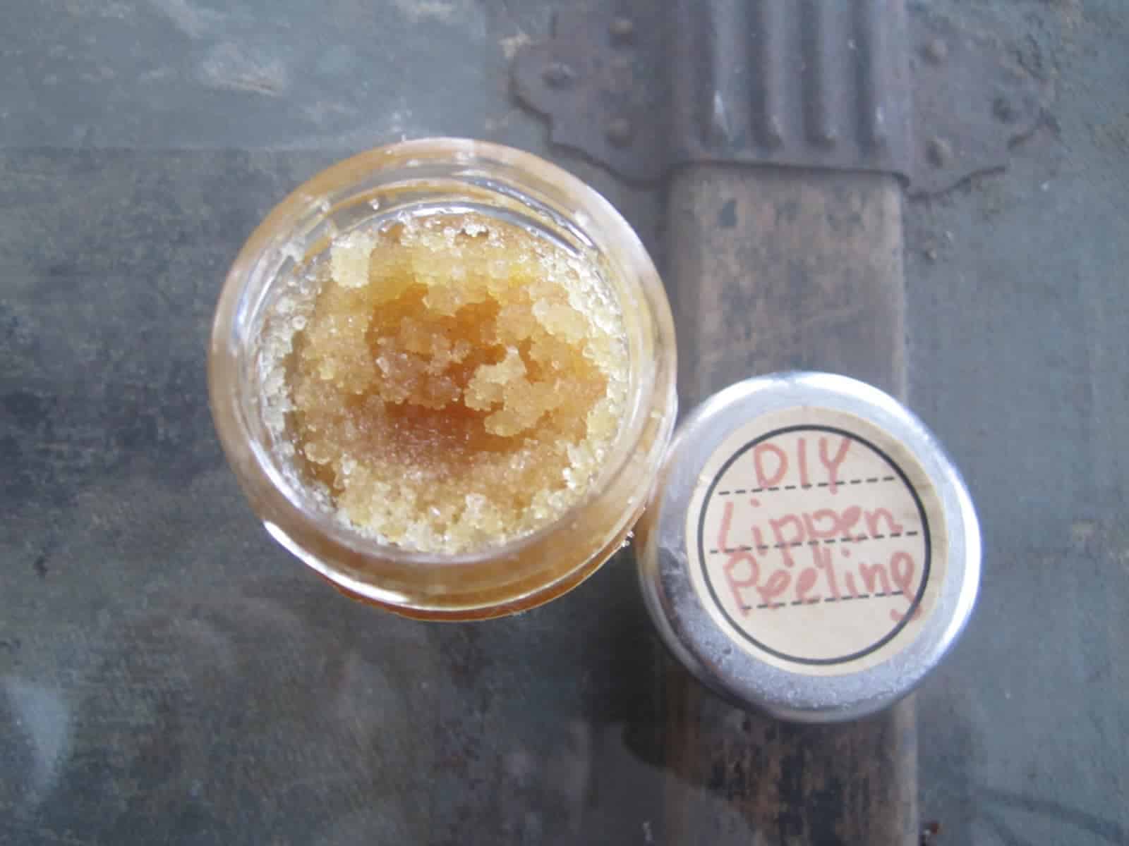 Mandel-Rohrzucker Lippenpeeling