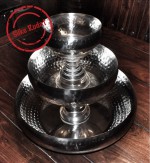 Gigantische Etagere aus Schalen