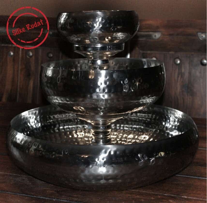 Gigantische Etagere aus Schalen