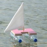 Der Weltumsegler … ein Katamaran aus Holz und Hauptsegel