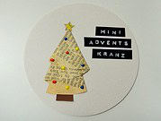 Süßer kleiner Mini-Adventskranz