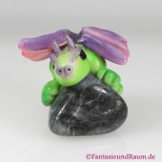 http://www.fantasieundraum.com/produkt/energiedrache-auf-sodalith/