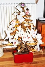 Ein Weihnachtsbaum aus Ästen