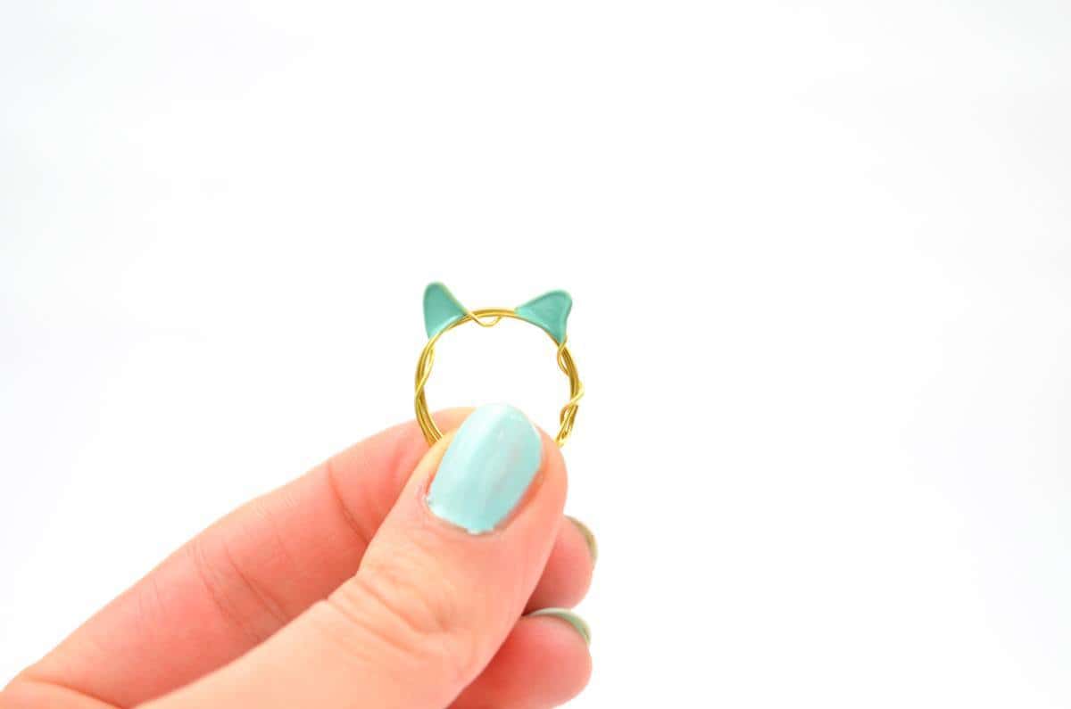 DIY Katzenring aus Draht und Nagellack
