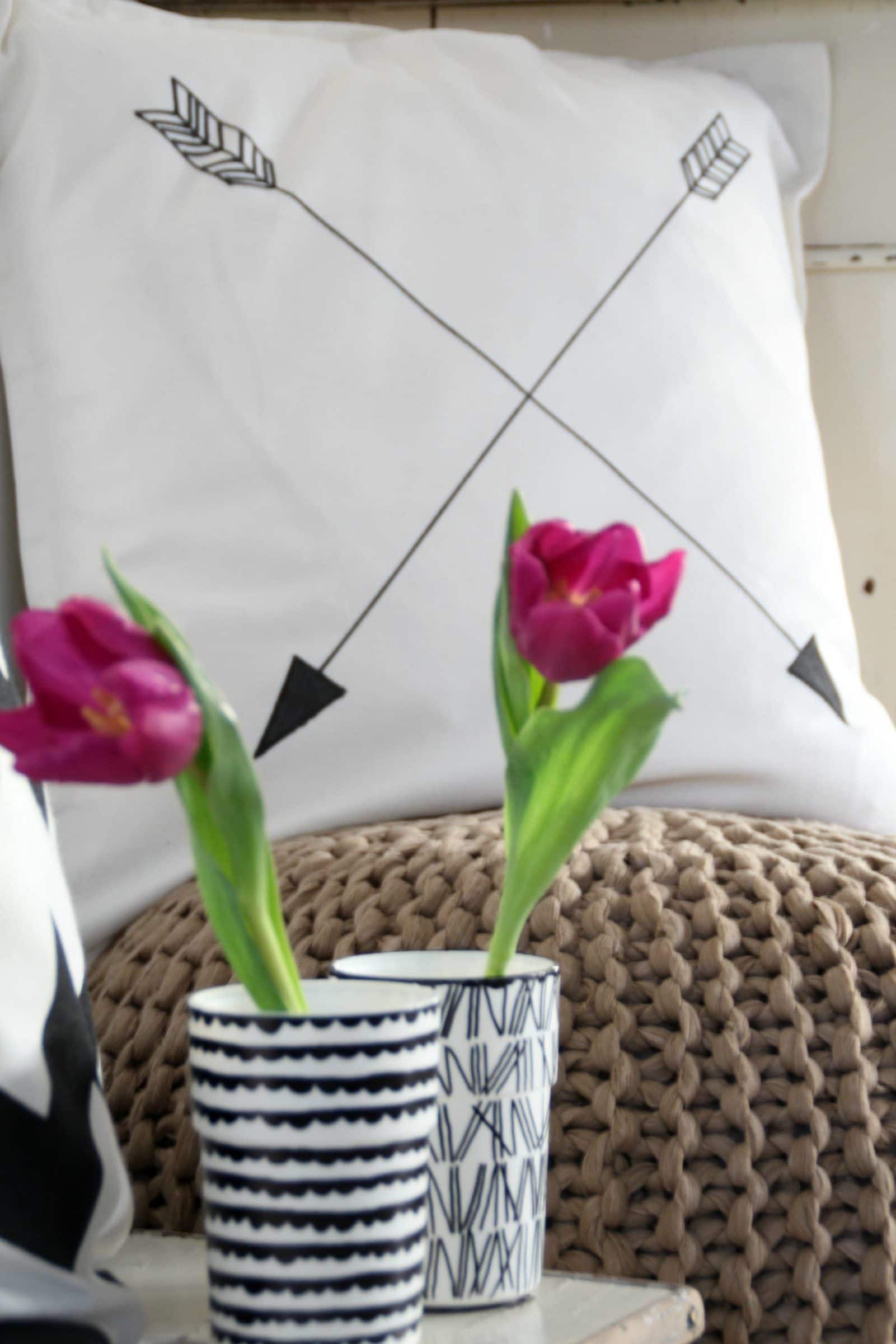 DIY „Arrow“-Kissen a la ferm living