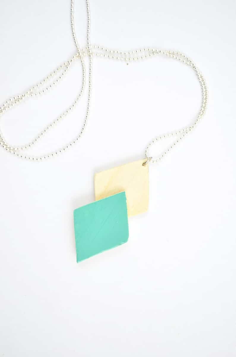Geometrische Kette aus Balsaholz