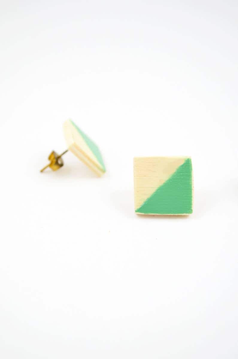 DIY Ohrstecker aus Balsaholz