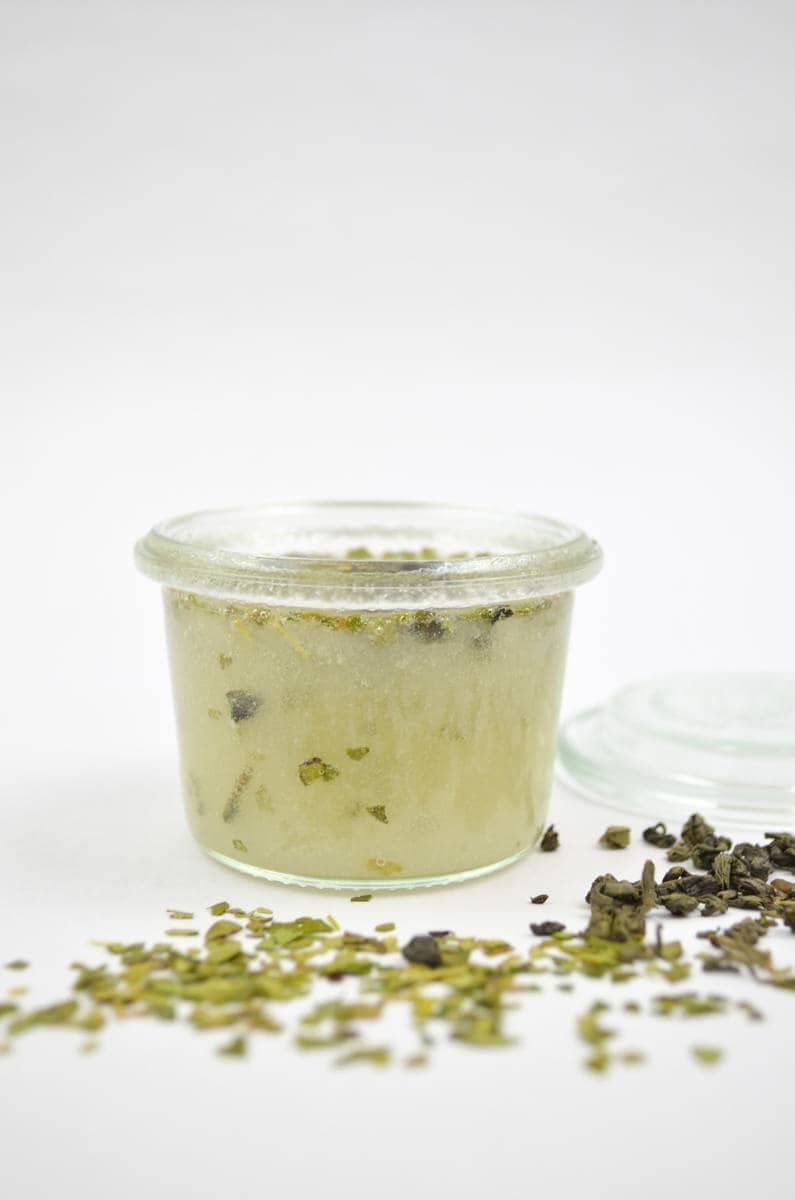 Grüntee-Mate-Peeling für die äußere Schönheit - HANDMADE Kultur