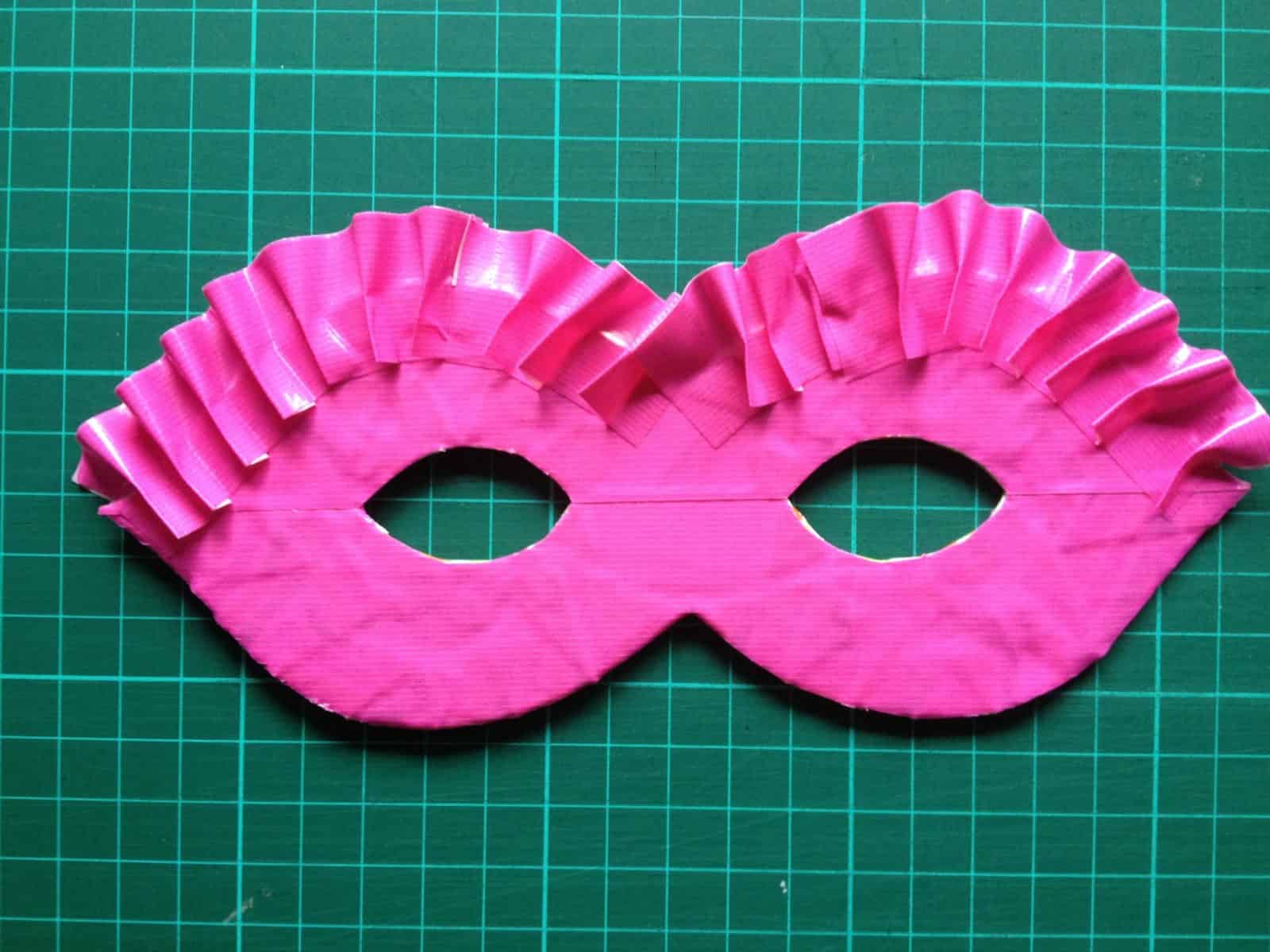 Stabmaske aus Duck Tape