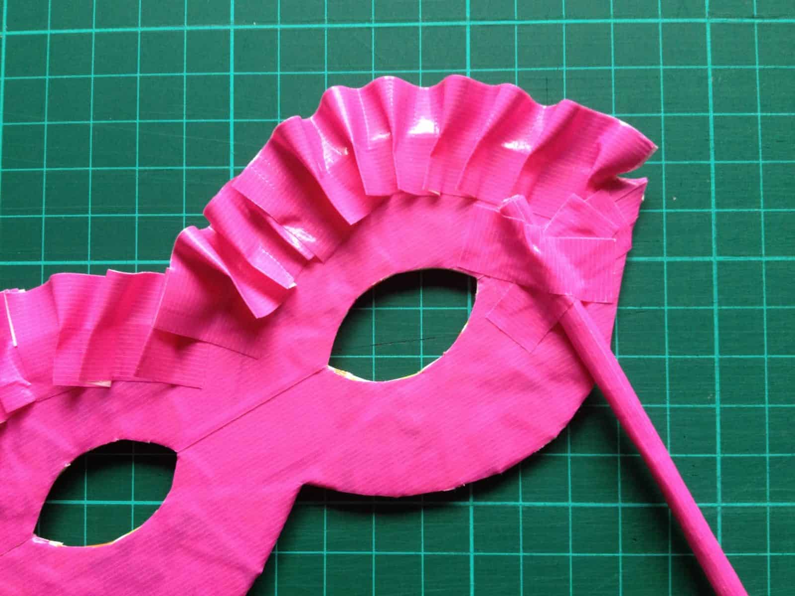 Stabmaske aus Duck Tape