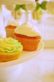 Lemon-Cupcakes mit Baiserhaube von den [Foodistas]