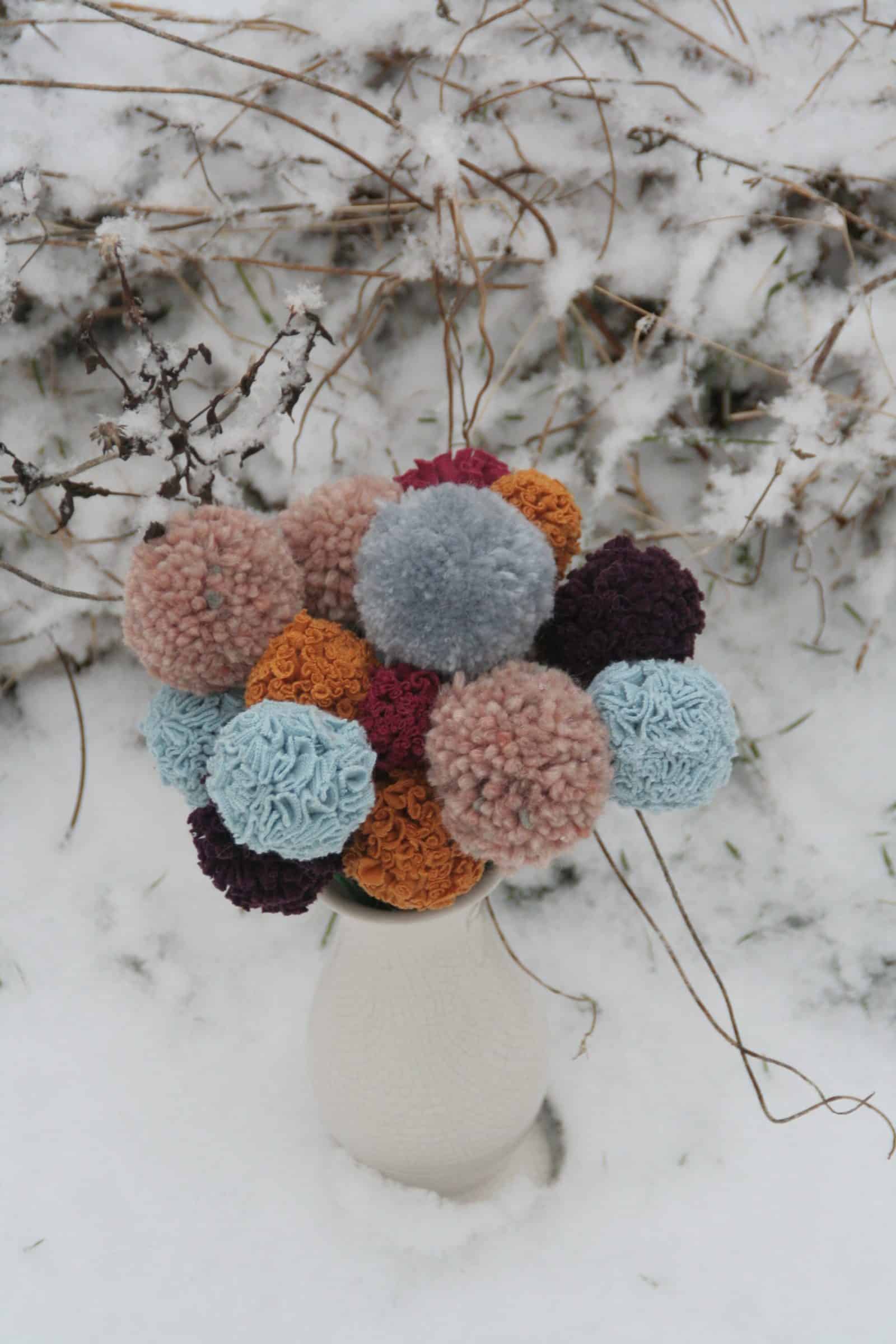 Knubbelblumen aus Textilgarn