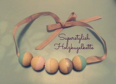 Superstylishe Holzkugelkette :-)