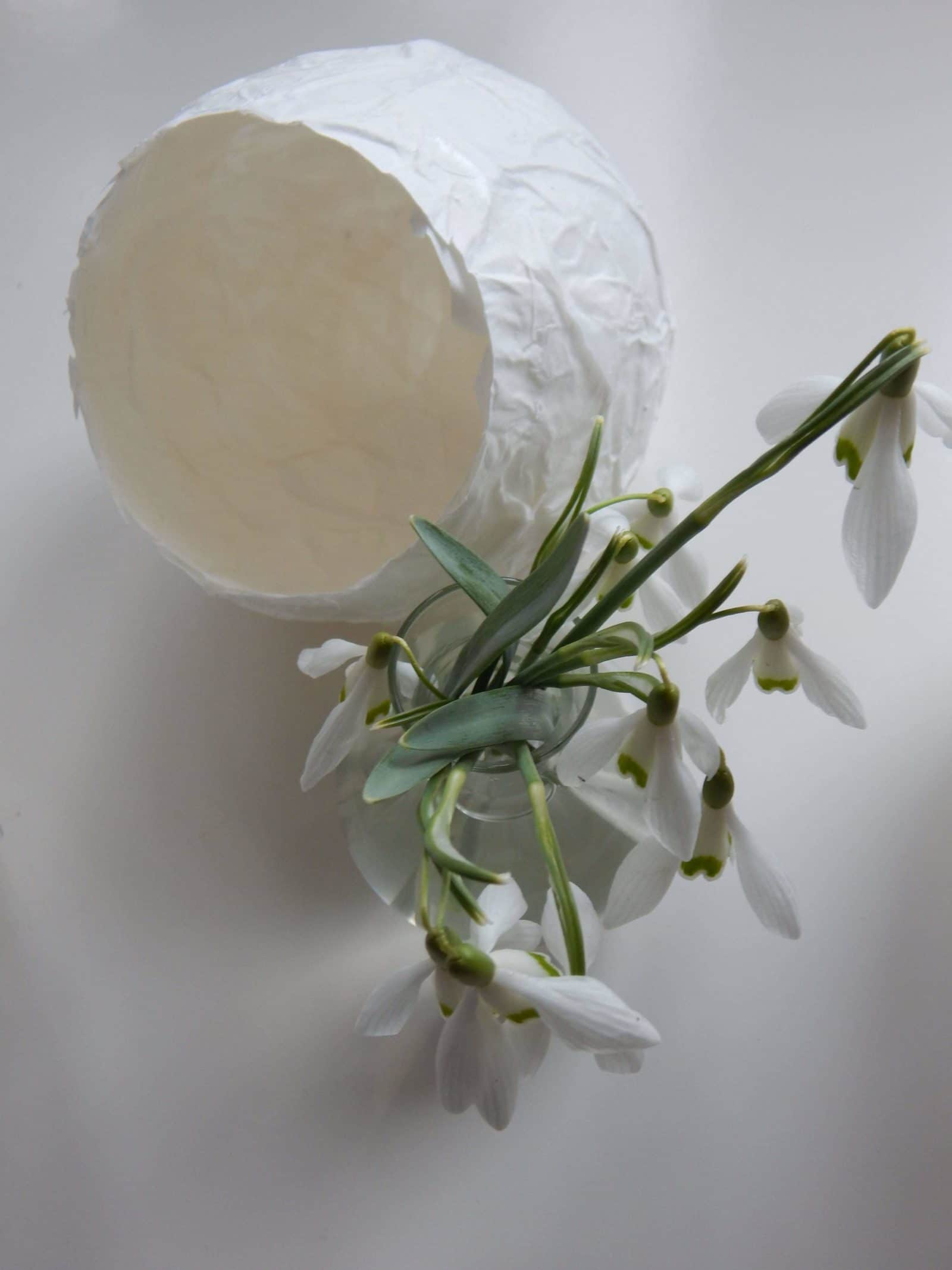 „Eiervase“ aus Pappmaché