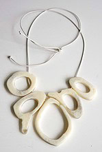 Edna Mo auf Etsy: Unikat-Schmuck aus Resin, Clay und Silber.