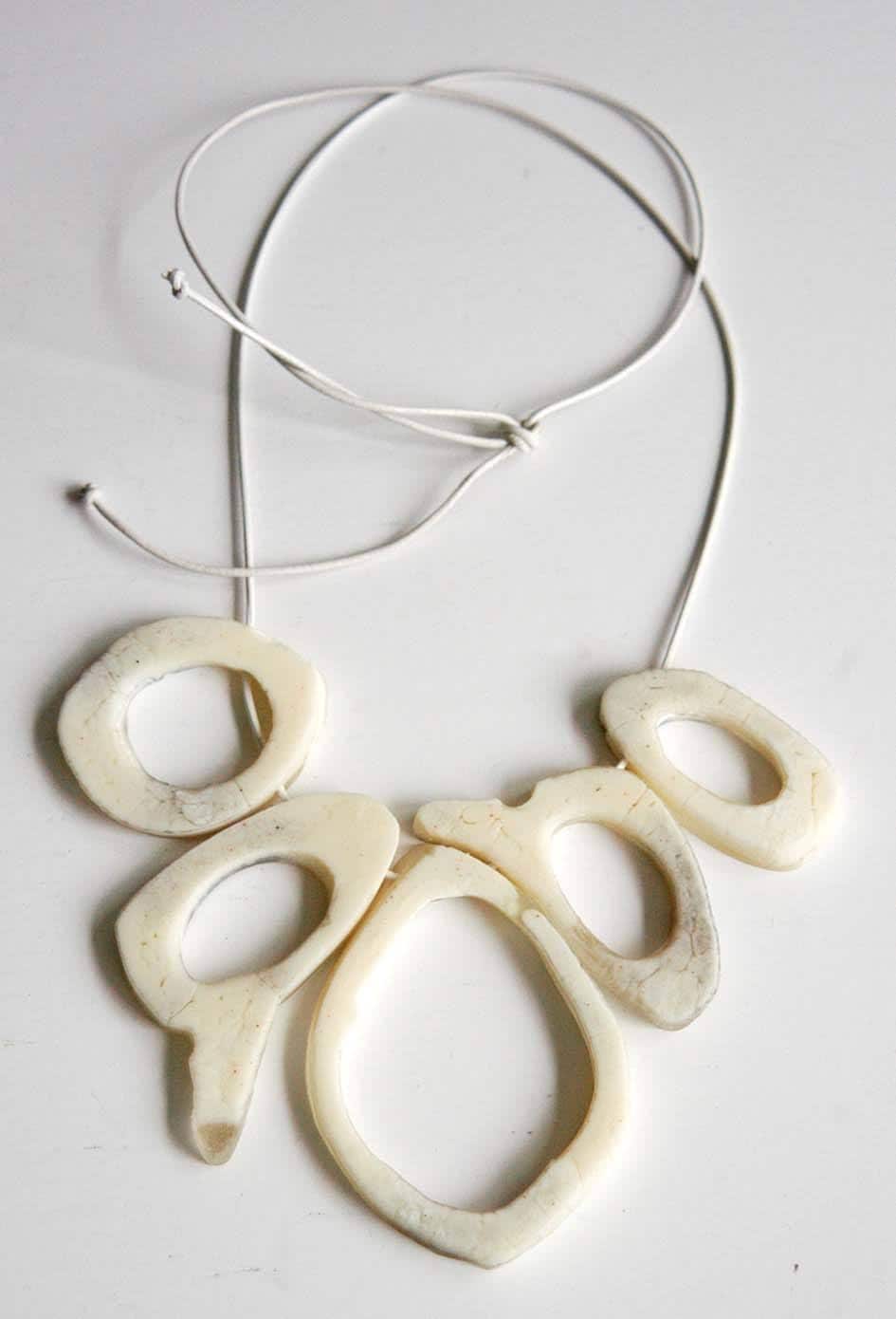 Edna Mo auf Etsy: Unikat-Schmuck aus Resin, Clay und Silber.
