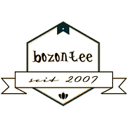 Logo von Bozontee, einem deutschen Handmade-Unternehmen, das seit 2007 kreative handgefertigte Produkte anbietet, mit Fokus auf Qualität und Design.