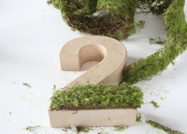 DIY Tischnummern aus Pappzahlen