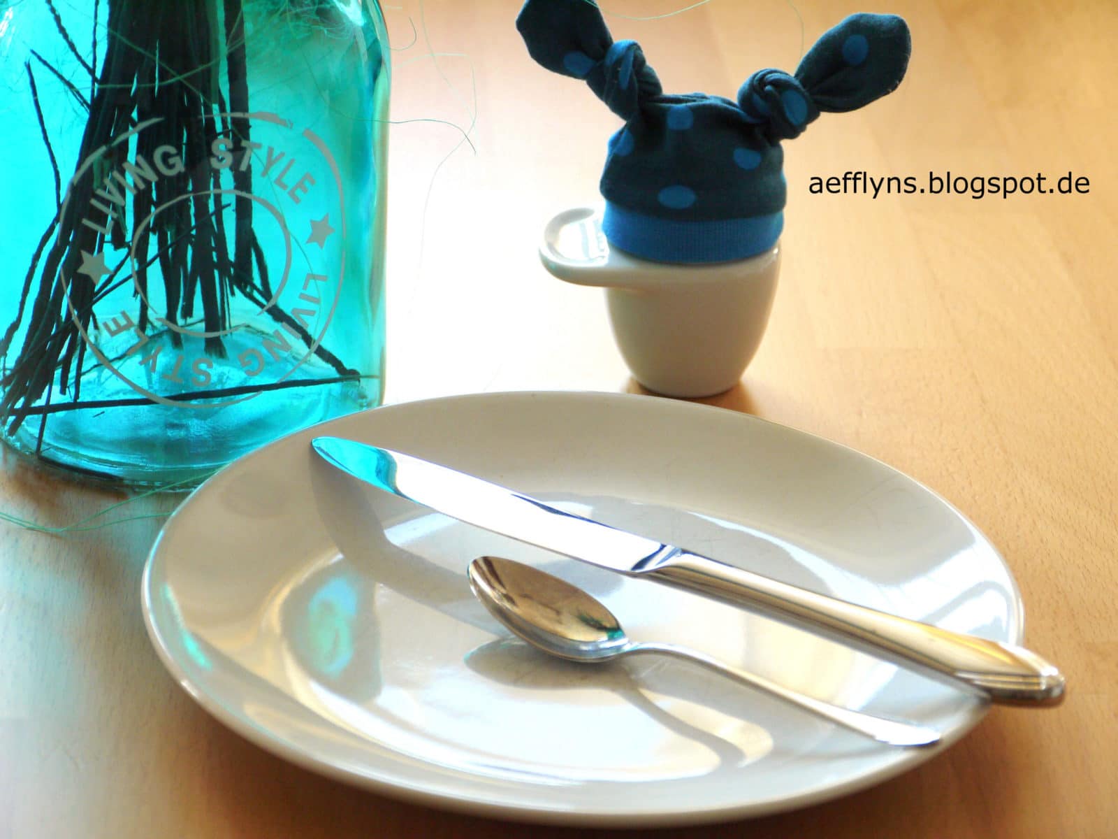 Eiermützchen ‚EggyMop‘ – Osterschmuck und Eierwärmer