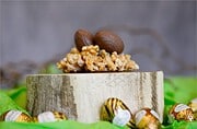 Mandel-Karamell-Osternester mit Vollmilch-Schokoladeneiern