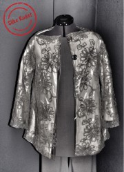 Transparente bestickte Regenjacke