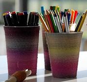 Upcycling aus Joghurtbechern und Wolle – Stifteköcher