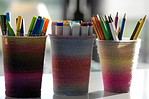 Upcycling aus Joghurtbechern und Wolle – Stifteköcher