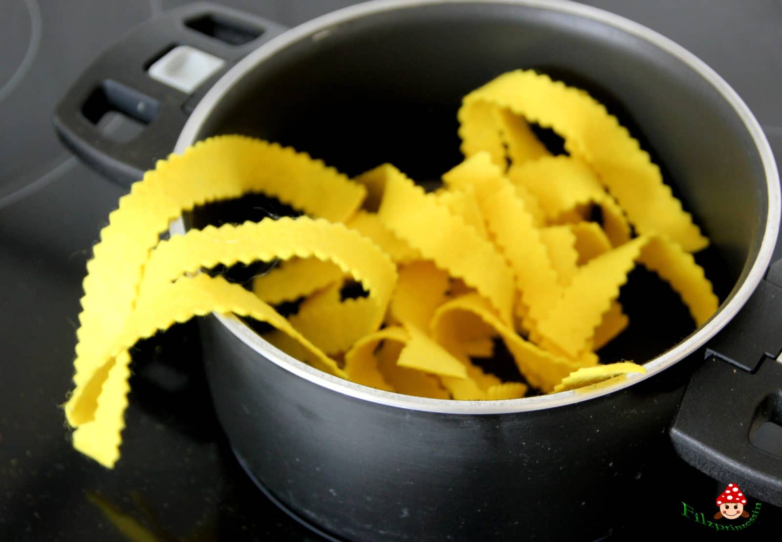 Zweierlei Pasta für den Kaufmannsladen