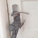 Der kleine Ritter hält die Tür zu!