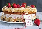 Erdbeersahne-Baiser Torte
