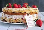 Erdbeersahne-Baiser Torte