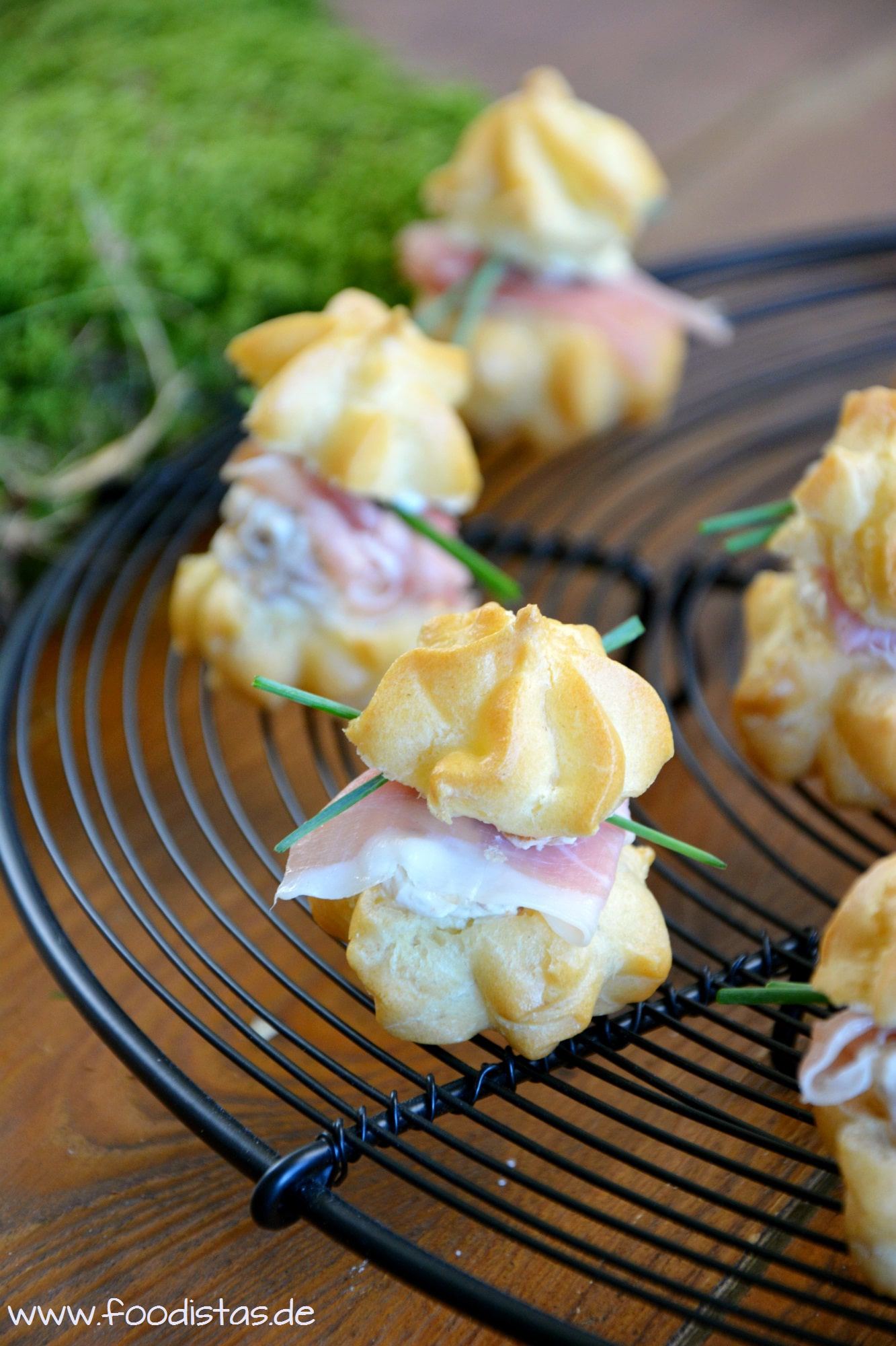 Profiteroles mit einem Hauch von Spanien von den [Foodistas]