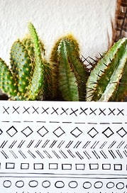 Supereinfaches DIY: Blumentopf mit Ethno Muster