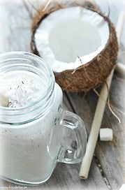 Kokos Mandelmilch Smoothie von den [Foodistas]