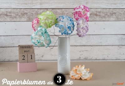 PAPIERBLUMEN AUS TEMPOS … JA HEISST JA: «PAPIER- TASCHENTÜCHER