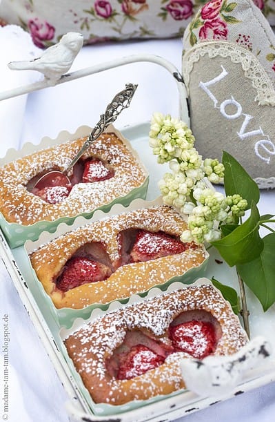 Turboschnelle Leckeridee für den Muttertag: Erdbeer-Clafoutis
