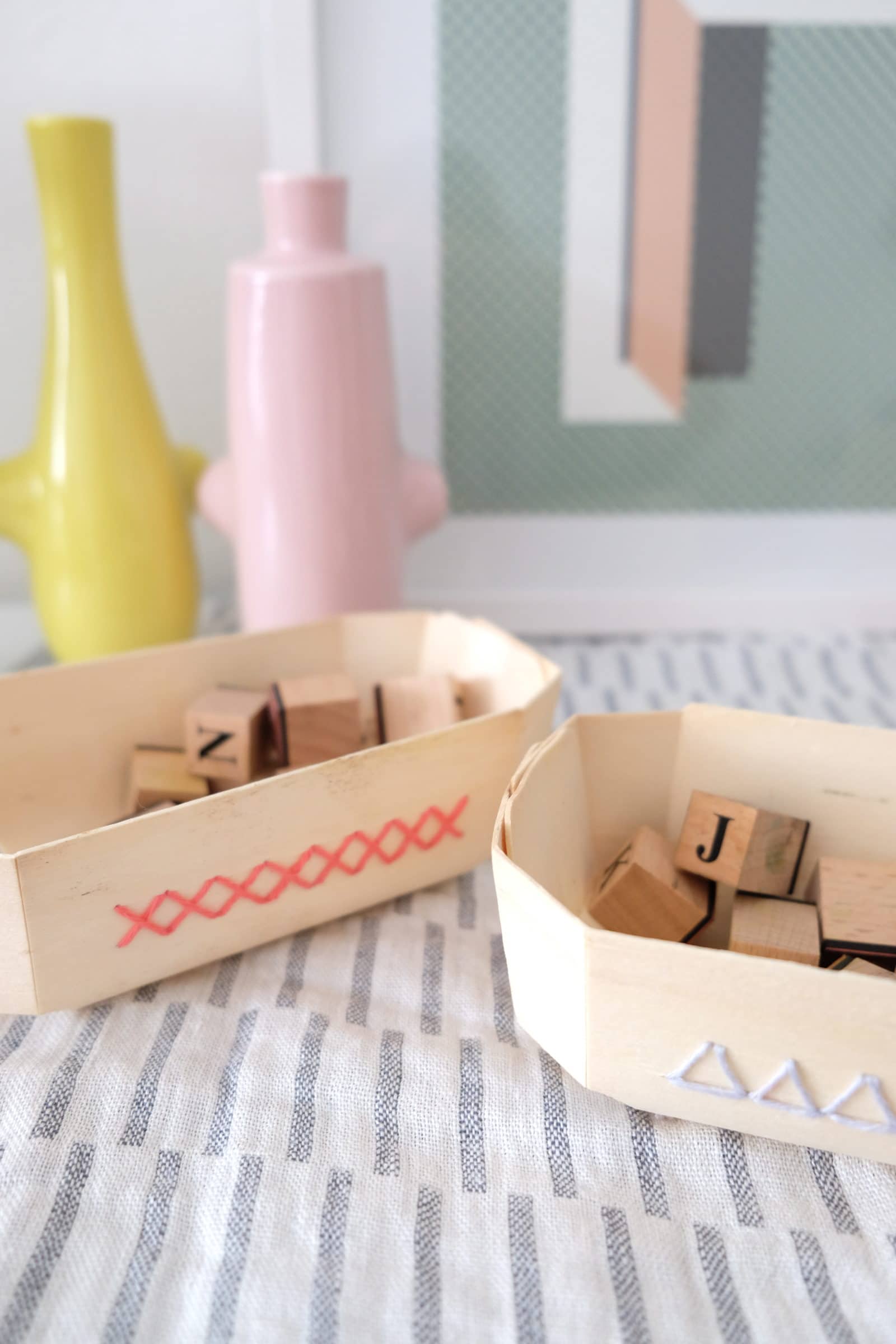 Upcycling: Bestickte Spankörbe