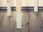 Pastell & Holz: Hocker-Upcycling in Mint